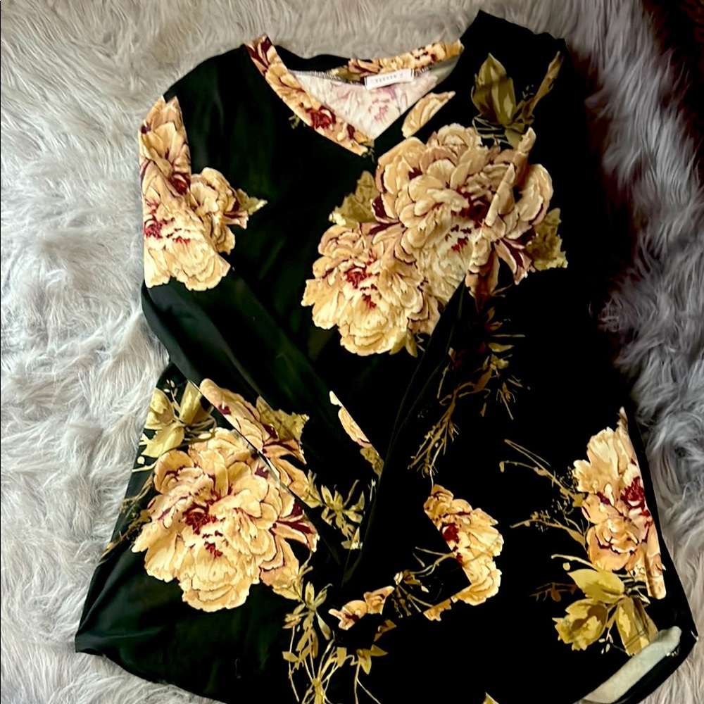 Reborn Black and Cream 3/4 Sleeve Blouse